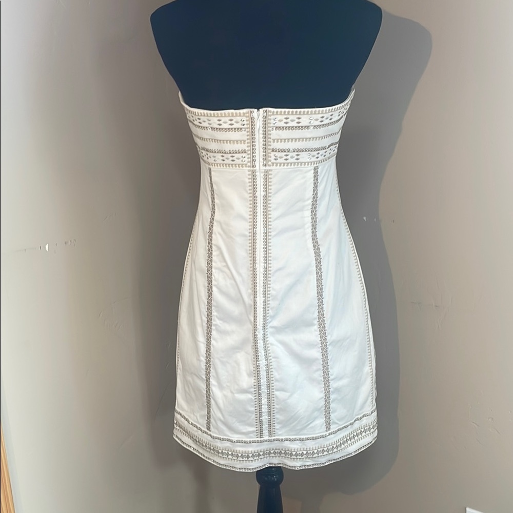 White House Black Market Strapless White Embroidered Dress White 8 Cocktail - Picture 5 of 7